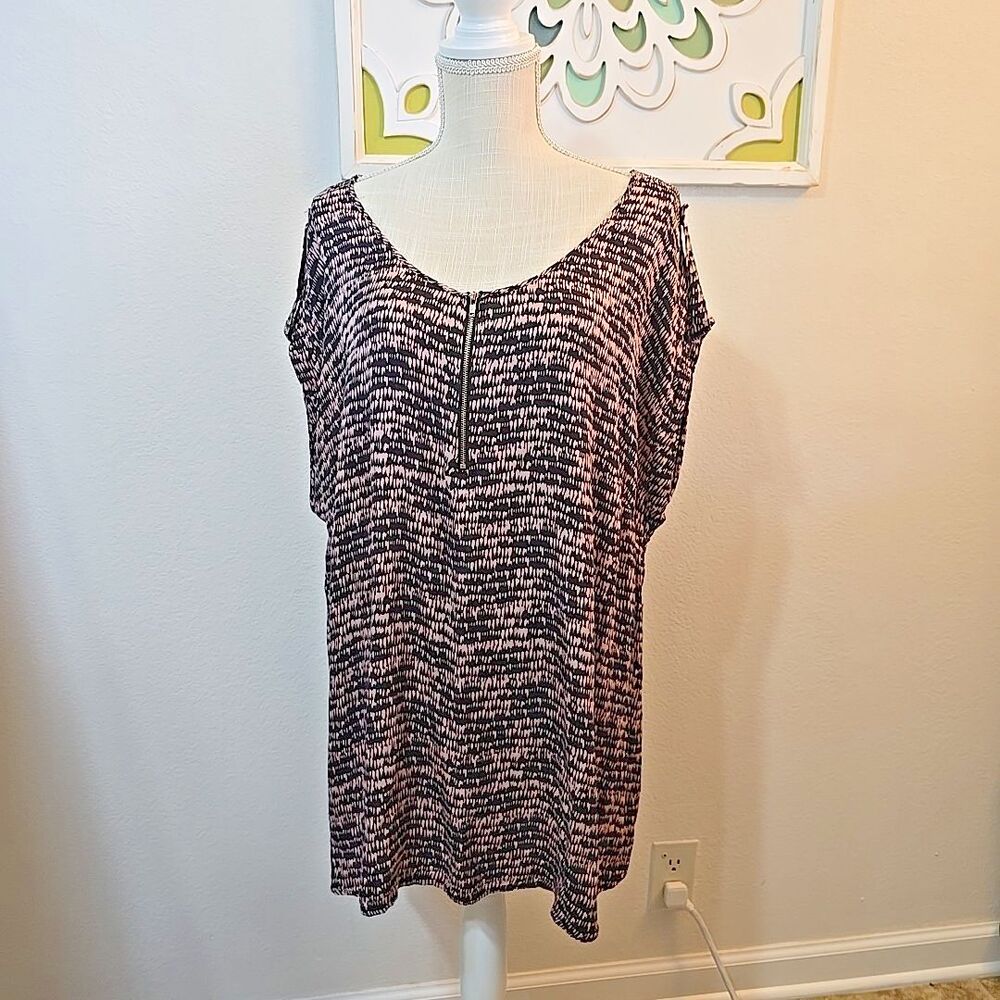 Daniel Rainn Women's Plus Size 2X Sleeveless Black Pink Patterned Blouse Zipper